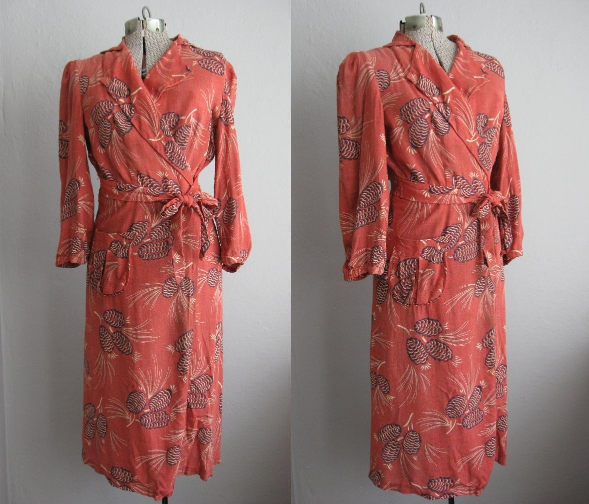 1930s Vintage Cotton Acorn Print Dress 